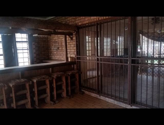 3 bed property to rent in POMONA AH